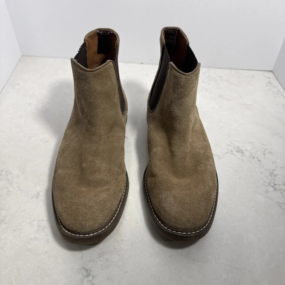 Clark's Jaxen Chelsea Taupe Suede boot, Size 7 .5 Ankle Pull-On